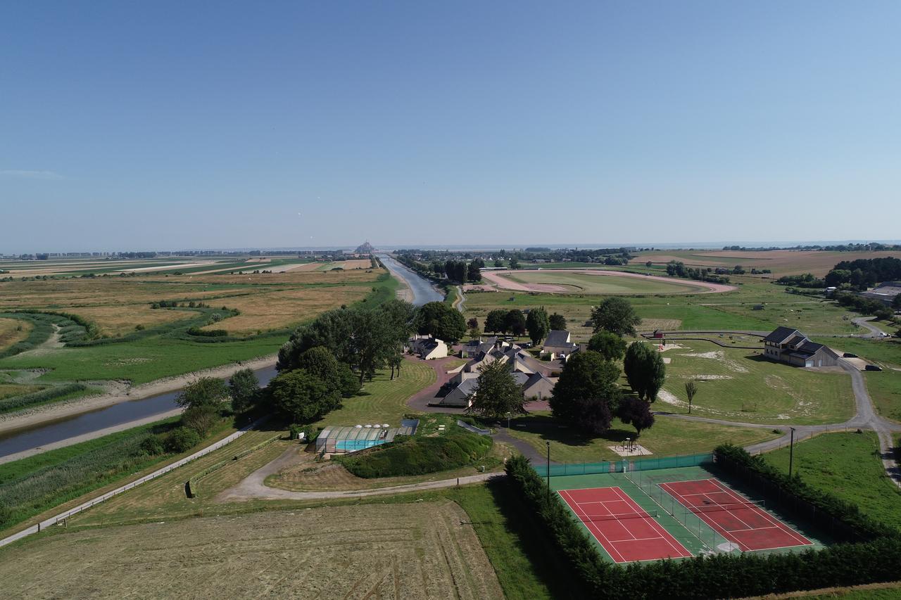 Village De Gites De L'Anse De Moidrey Exterior foto